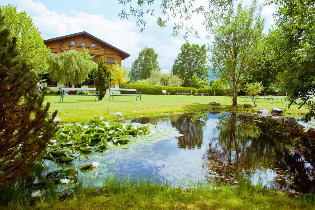 Landhotel Haeuserl Im Wald Грёбминг Экстерьер фото